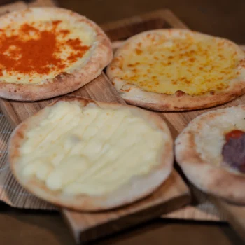 Mini Pizza de Calabresa